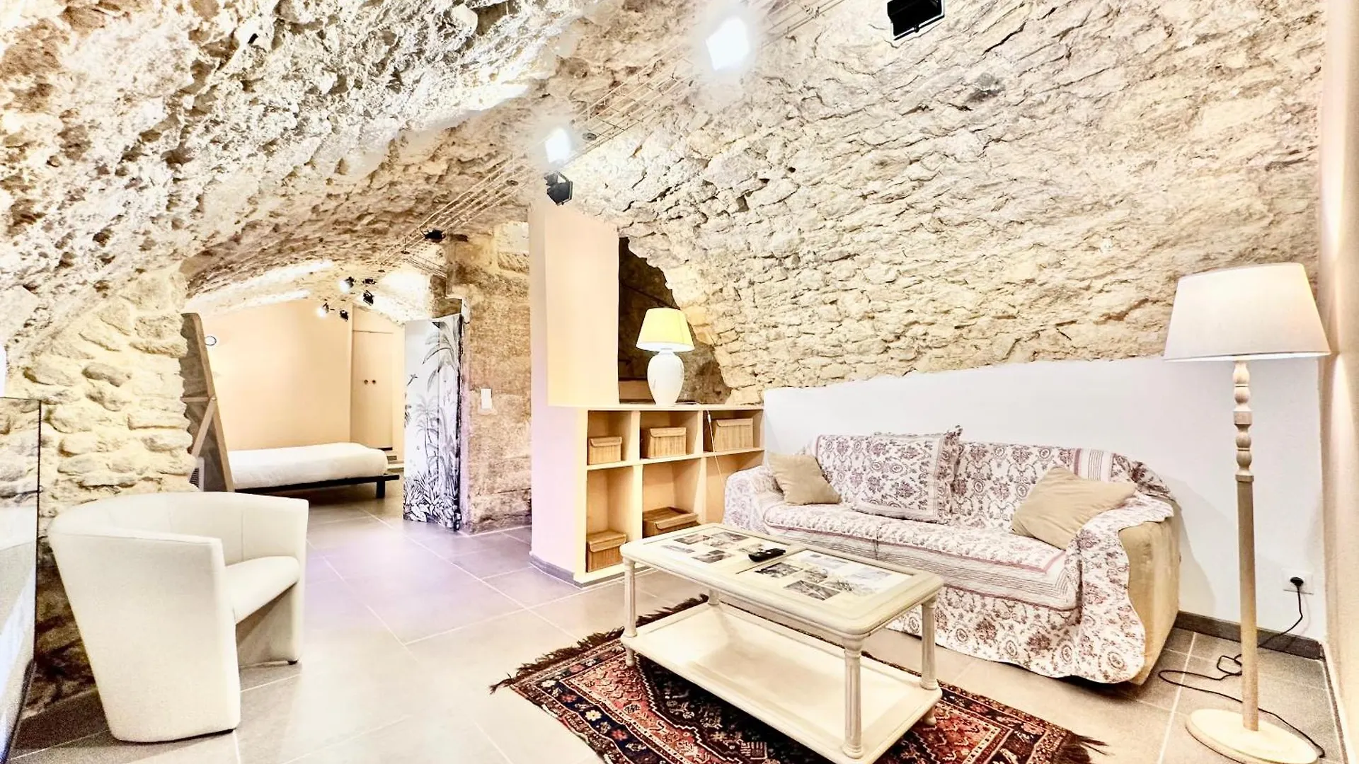 Ersextius, Np, Aix-En-Provence Daire 0*,